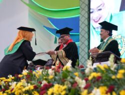 Rektor Unissula Wisuda 1.863 Lulusan, Puluhan di Antaranya Hafidz Al-Qur’an dan Pejabat Publik