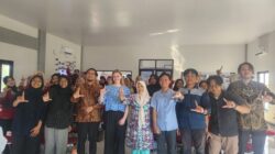 Dari Lapangan ke Pameran: Karya Mahasiswa PWK Unissula Ramaikan Kemijen