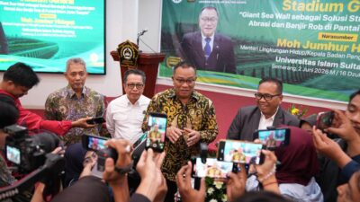 Menteri Lingkungan Hidup Meminta Unissula Menanam 200 Ha Mangrove Di Pantai Utara Jawa Tengah