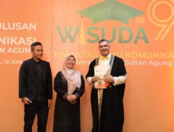 RPL Komunikasi Unissula Buka Akses Pendidikan Profesional, Mohammed Djarboua dari Aljazair Lulus dalam Dua Tahun