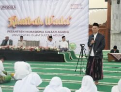 Gus Fad dari Ponpes APIK Kendal Bekali Santri Unissula dengan Nilai Keistiqamahan